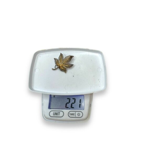 Vintage Filigree Leaf Brooch Pin Gold Vermeil Sterling Silver 2.21g - Picture 8 of 8